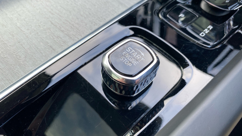 Volvo XC60 2.0 T8 [455] PHEV Ultra Dark 5dr AWD Geartronic Estate